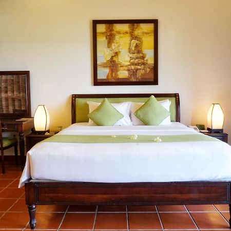 Palm Garden Beach Resort & Spa Хоян Екстер'єр фото A bedroom at the resort