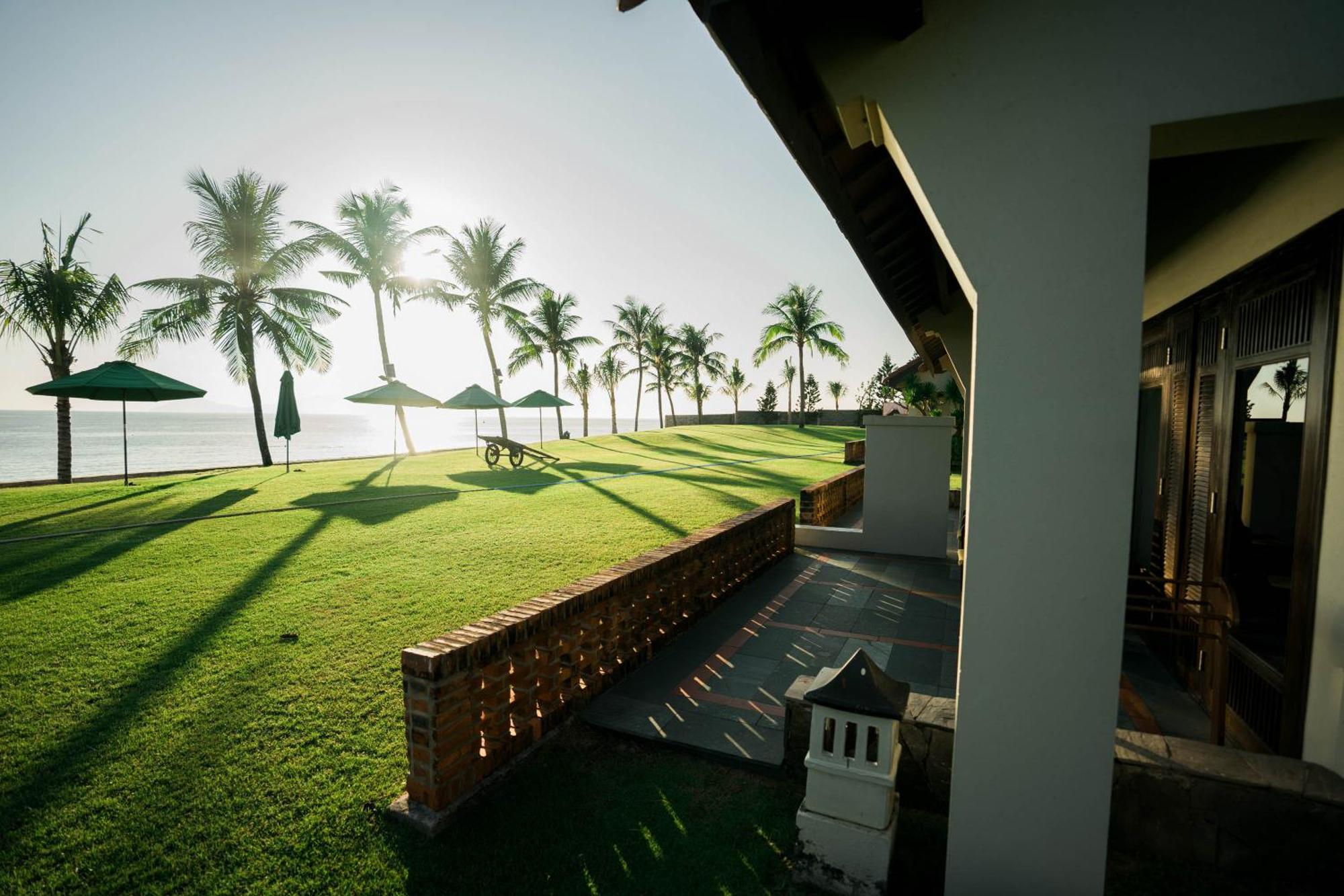 Palm Garden Beach Resort & Spa Хоян Екстер'єр фото The beach at the resort