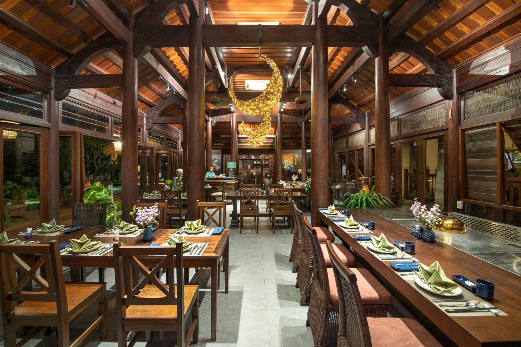 Palm Garden Beach Resort & Spa Хоян Екстер'єр фото The interior of the restaurant