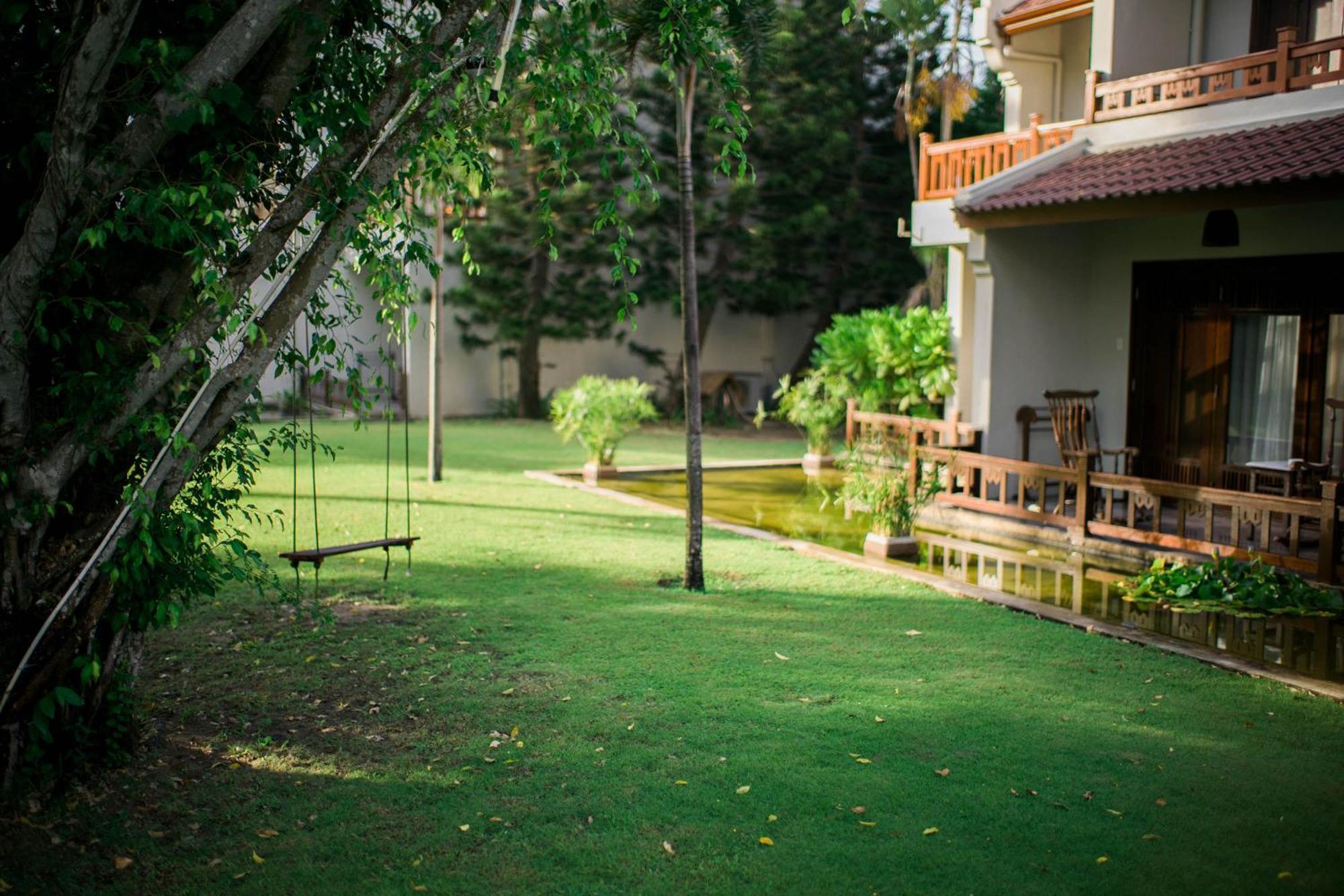 Palm Garden Beach Resort & Spa Хоян Екстер'єр фото A garden in Thailand